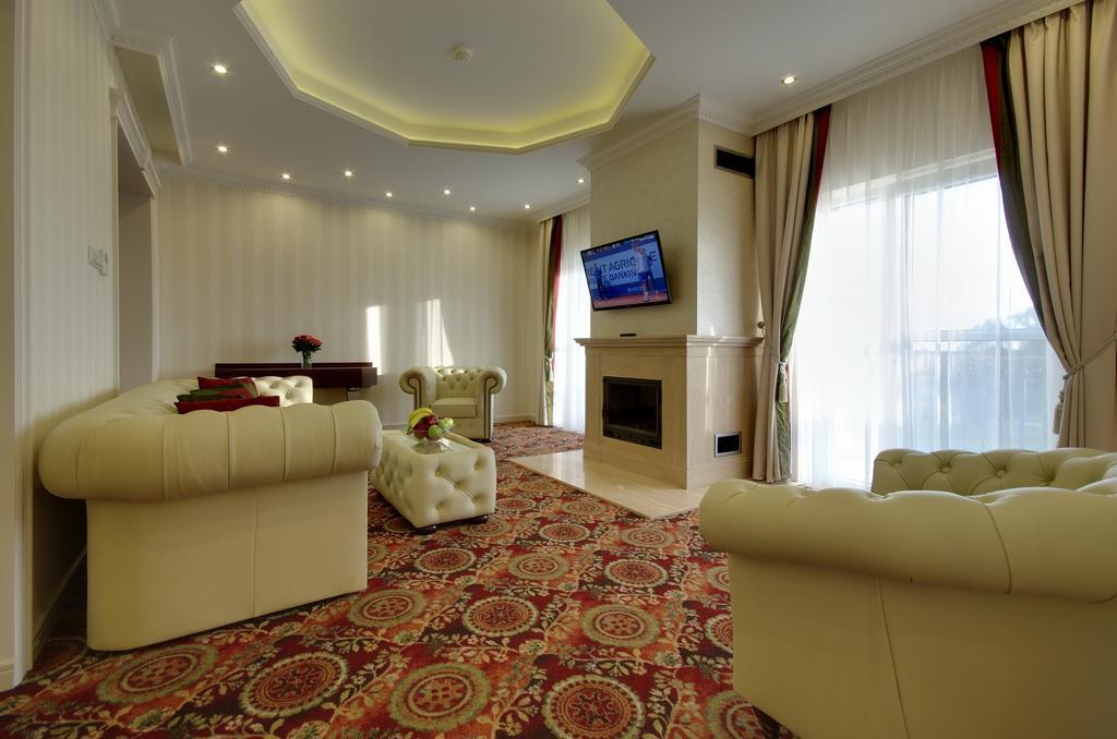 Arcanum Hotel Bekescsaba Room photo